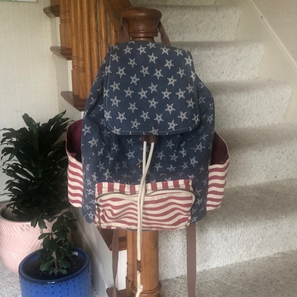 Quagga Red White & Blue American Flag Canvas Backpack - Picture 2 of 13